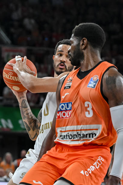 诺维茨基的 诺维茨基的